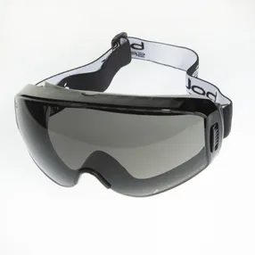 Закрытые очки PILOT c затемненной линзой Platinum