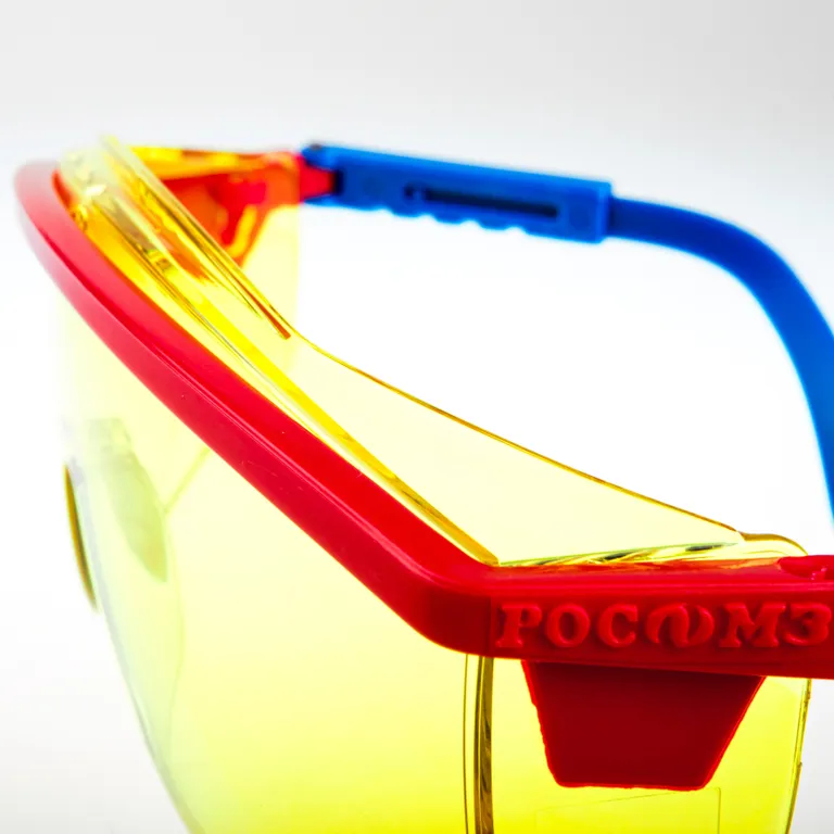 РОСОМЗ / Защитные очки О37 UNIVERSAL TITAN CONTRAST (2-1,2 PL)