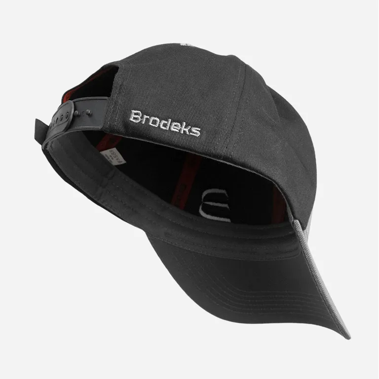 Brodeks / Бейсболка Brodeks KM130