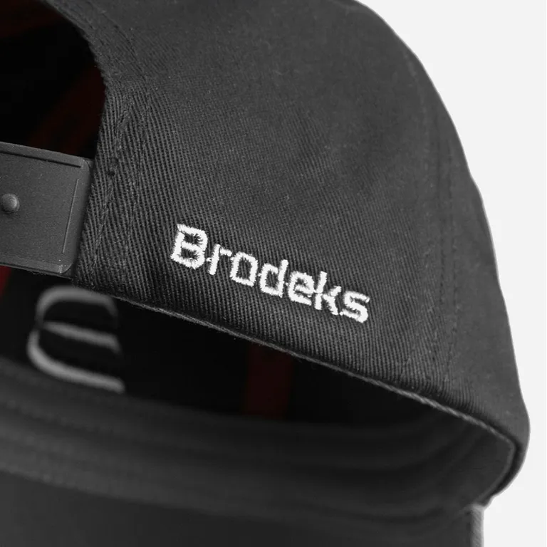 Brodeks / Бейсболка Brodeks KM130