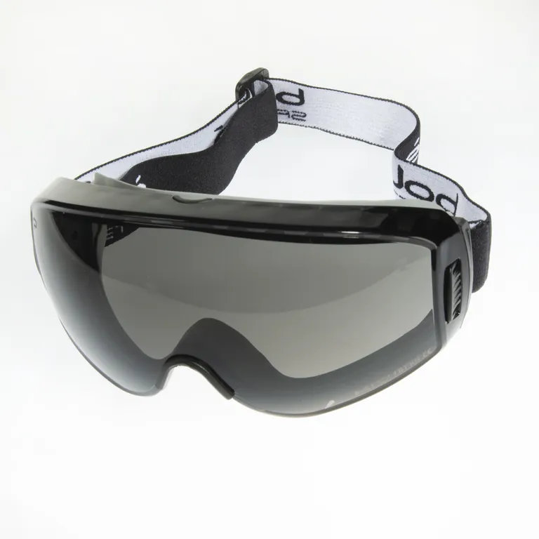 Bolle / Закрытые очки PILOT c затемненной линзой Platinum