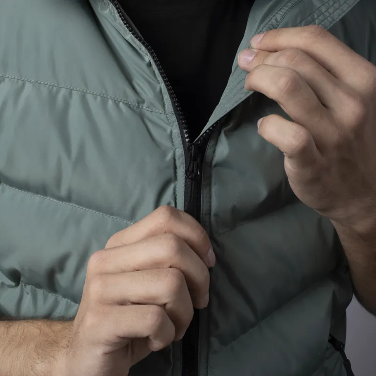 BVN travel / Жилет мужской пуховый Олимп